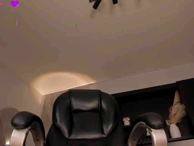 MaryLewis webcam