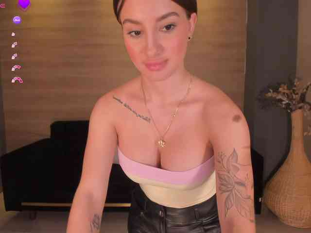 MaryLewis webcam