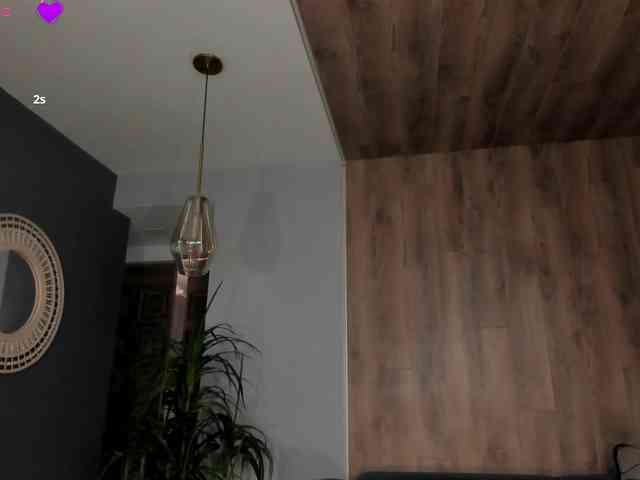 MaryLewis webcam