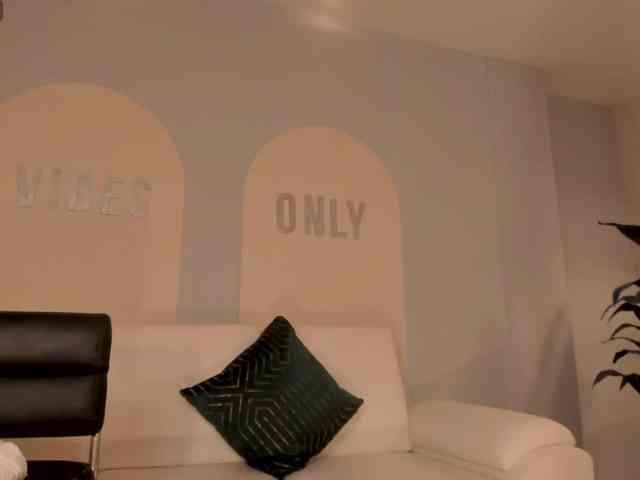 MaryLewis webcam