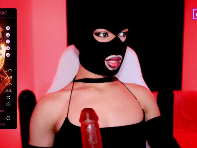TathiiDelvey live cam