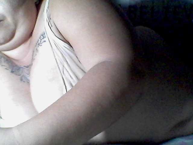 le modèle sweetasian33 est en webcam porno dans un show sur le site bongacams, il possède les tags suivants: Asian,Brunette,Hairy
