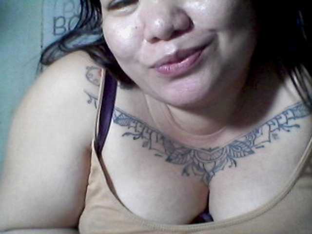 sweetasian33 live cam on BongaCams
