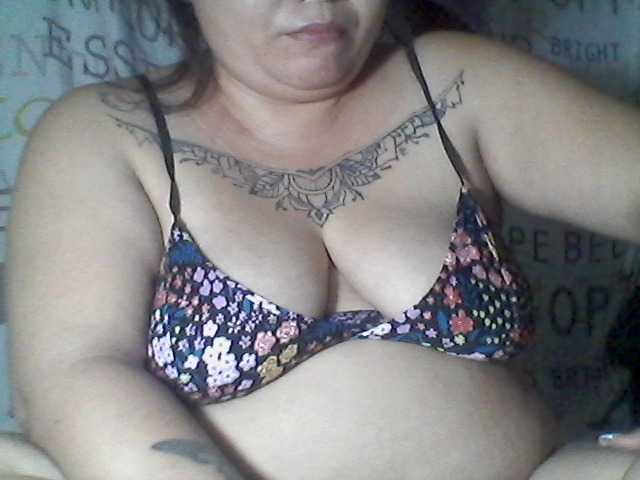 sweetasian33 live cam on BongaCams