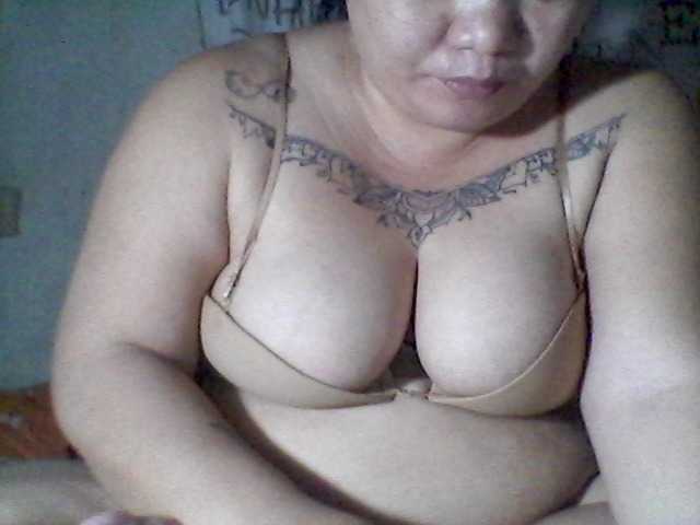 sweetasian33 live cam on BongaCams