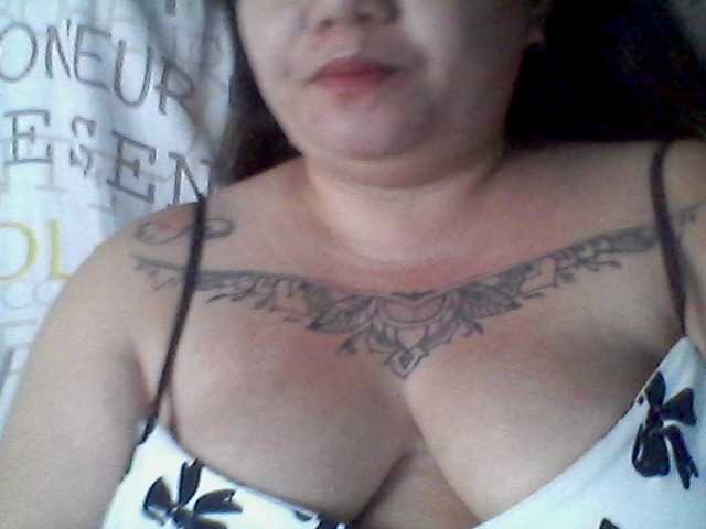 sweetasian33 live cam on BongaCams