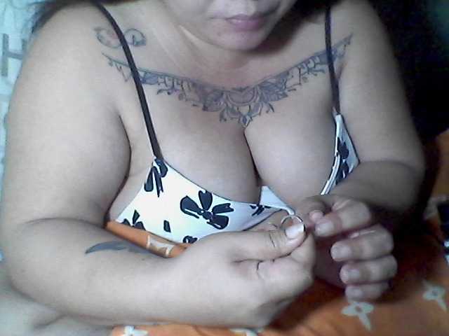 sweetasian33 live cam on BongaCams