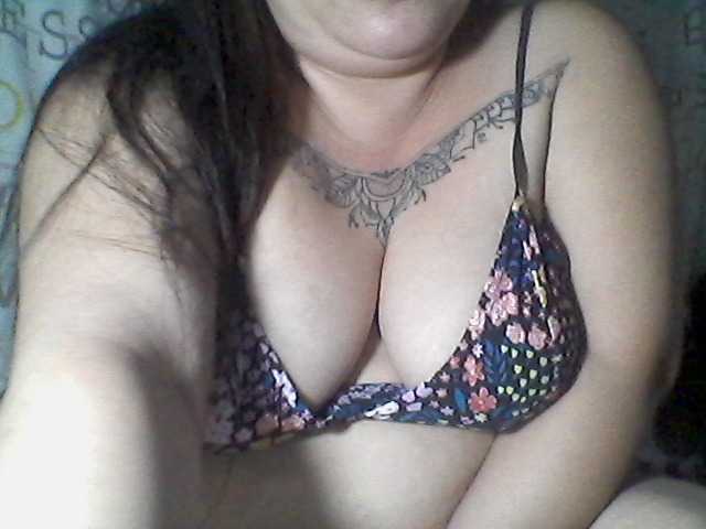 sweetasian33 live cam on BongaCams