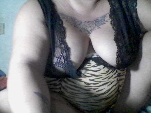 sweetasian33 live cam on BongaCams