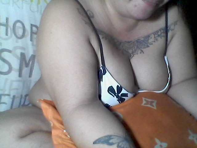 sweetasian33 live cam on BongaCams