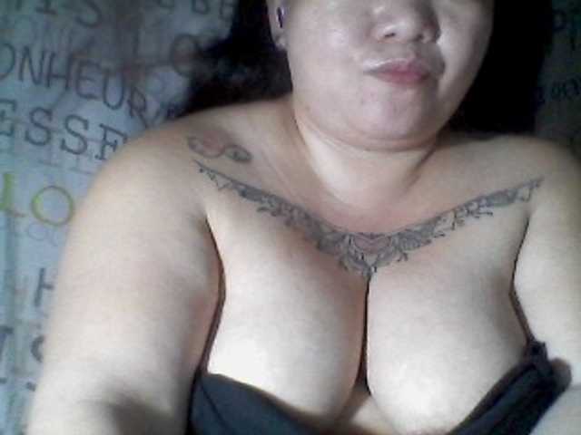 sweetasian33 live cam on BongaCams