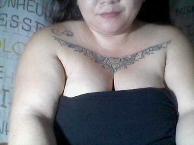 sweetasian33 live cam on BongaCams