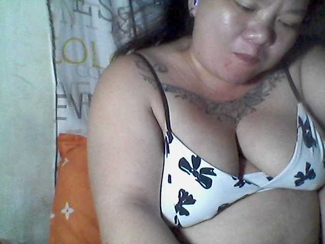 sweetasian33 live cam on BongaCams