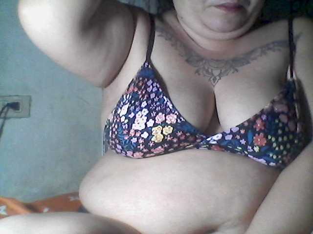 sweetasian33 live cam on BongaCams