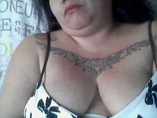 sweetasian33 live cam on BongaCams