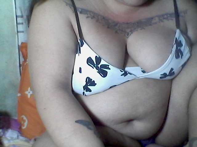 sweetasian33 live cam on BongaCams
