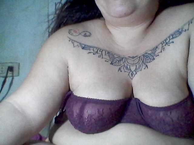 sweetasian33 live cam on BongaCams