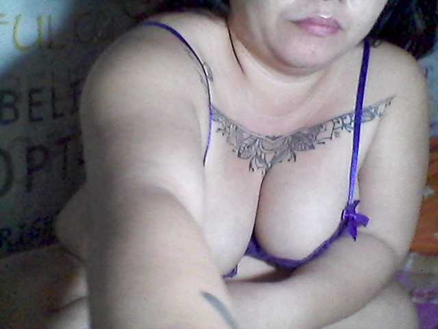 sweetasian33 live cam on BongaCams