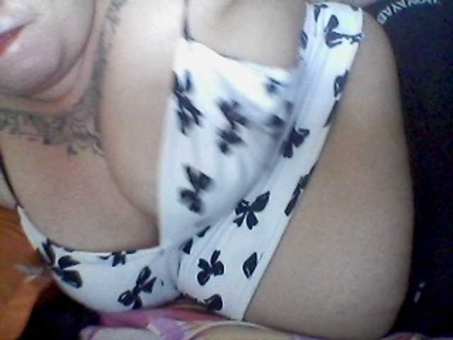 sweetasian33 live cam on BongaCams