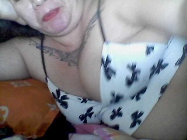 sweetasian33 live cam on BongaCams