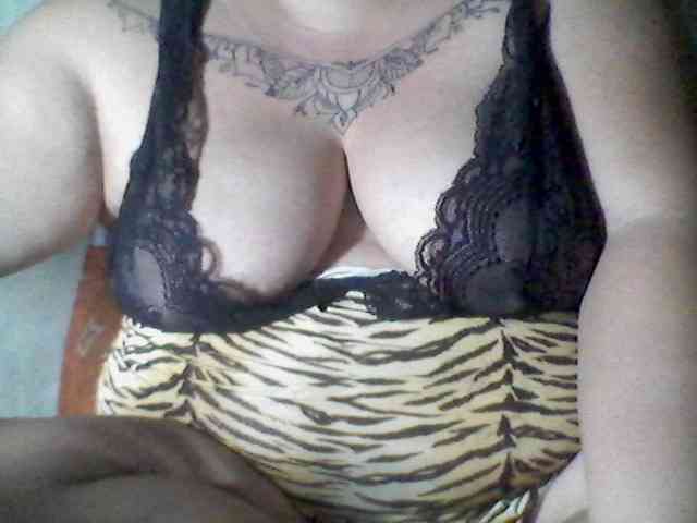 sweetasian33 webcam