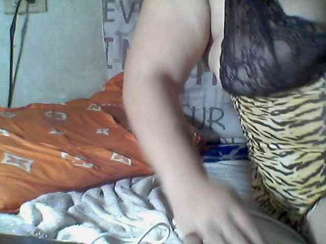 sweetasian33 webcam