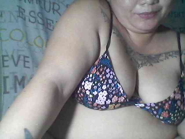 sweetasian33 webcam