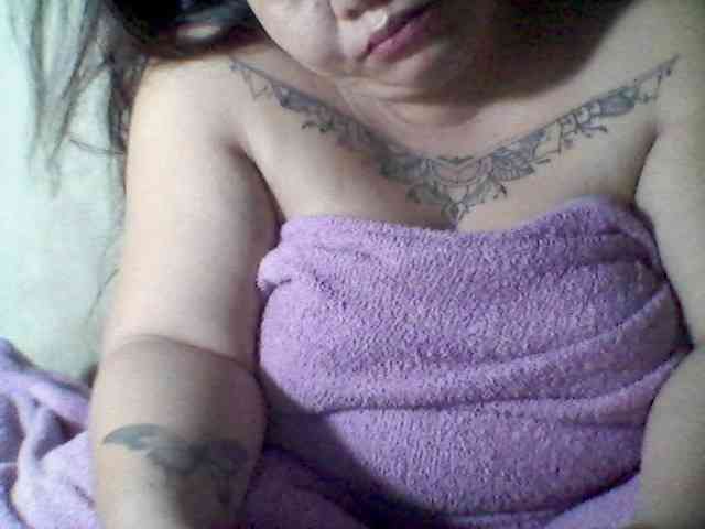 sweetasian33 webcam