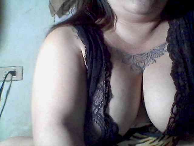 sweetasian33 webcam