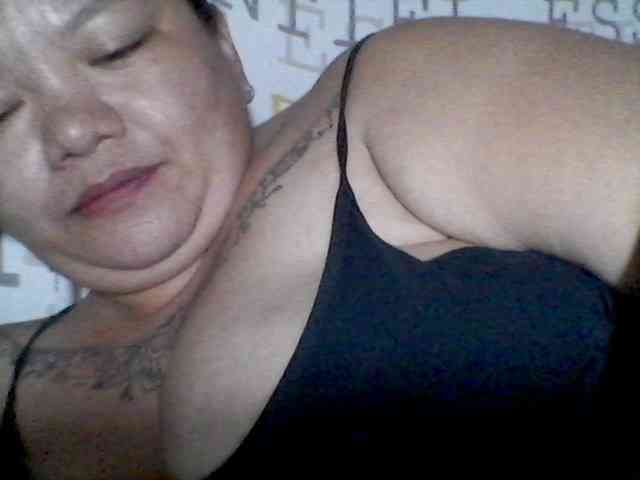 sweetasian33 webcam