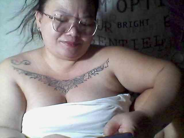 sweetasian33 webcam