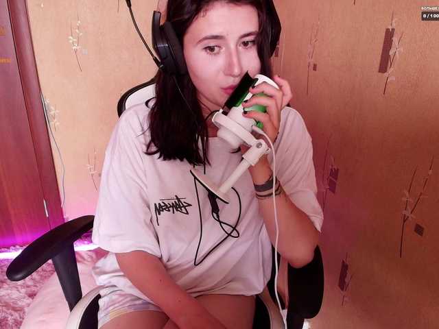 KristinaScott live cam on BongaCams