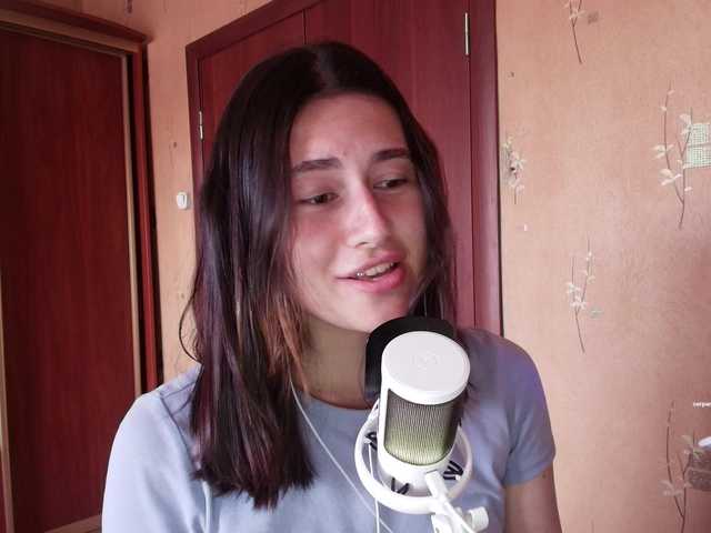 KristinaScott's BongaCams show and profile