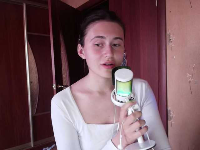 KristinaScott's BongaCams show and profile