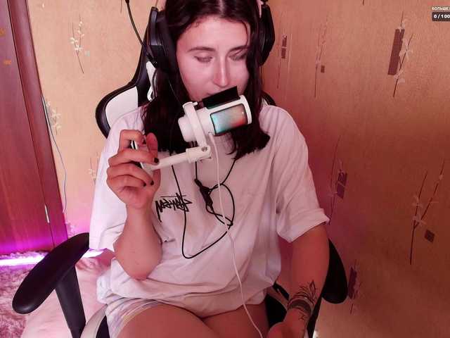 KristinaScott live cam on BongaCams