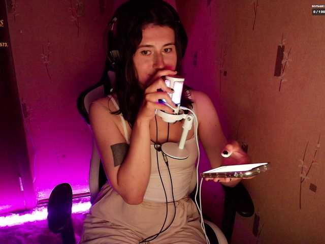 KristinaScott live cam on BongaCams