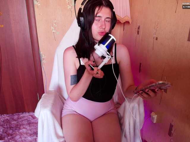 KristinaScott live cam on BongaCams