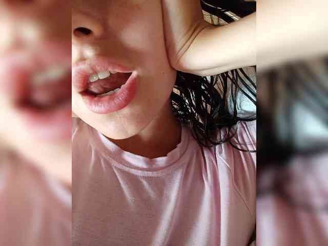 KristinaScott webcam