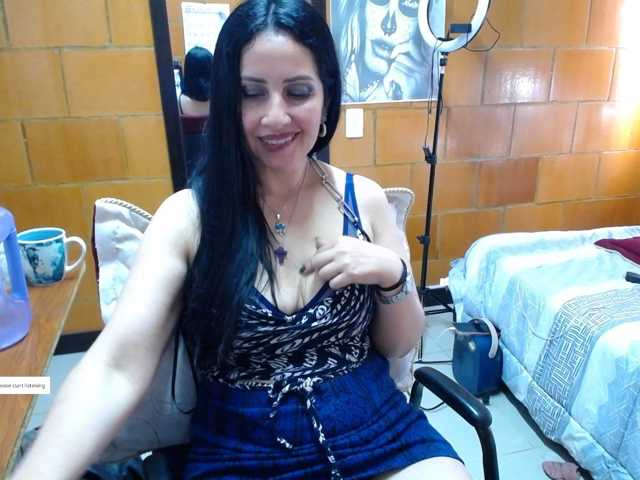 Charlotemple5 live cam on BongaCams