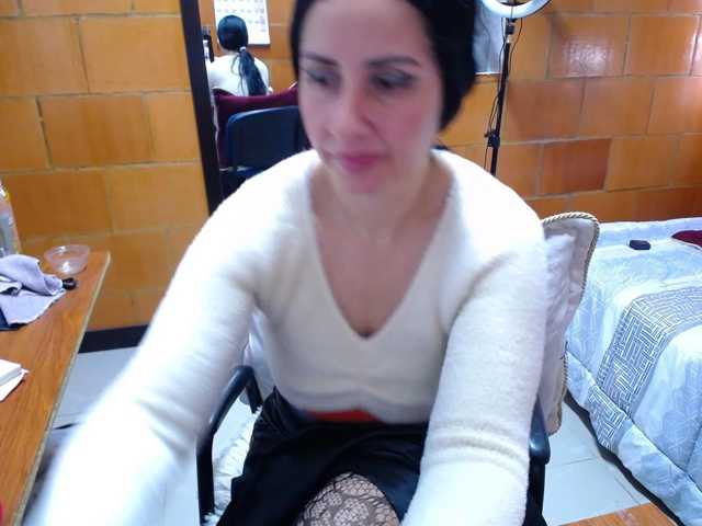 Charlotemple5 live cam on BongaCams
