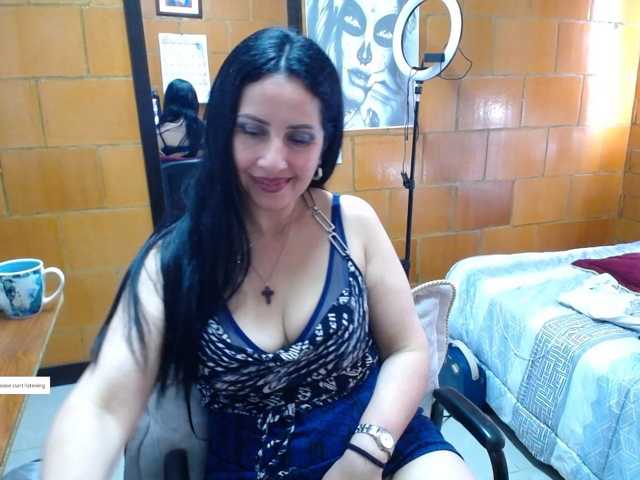 Charlotemple5 live cam on BongaCams