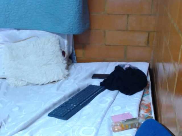 Charlotemple5's BongaCams show and profile