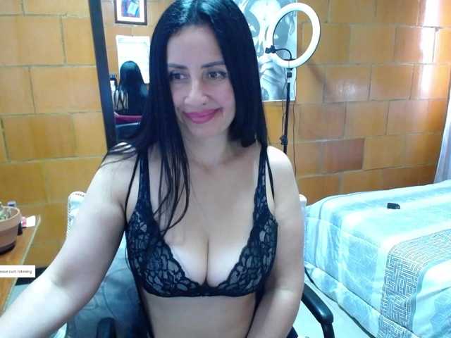 Charlotemple5 live cam on BongaCams