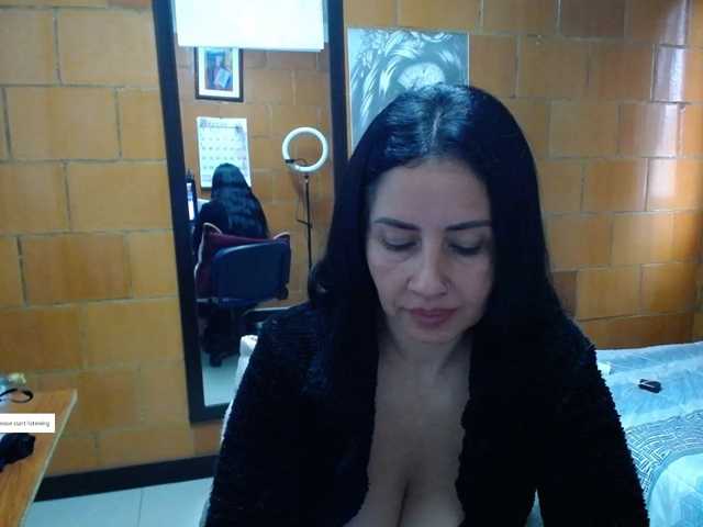 Charlotemple5 live cam on BongaCams
