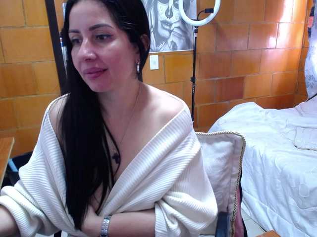 Charlotemple5 live cam on BongaCams