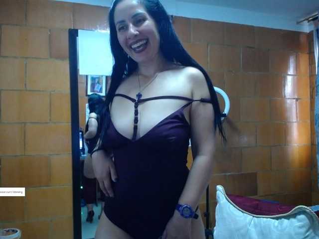 Charlotemple5 live cam on BongaCams