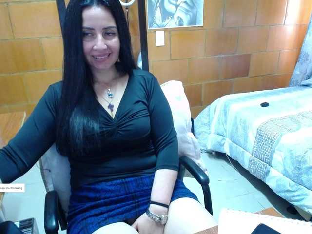 Charlotemple5 live cam on BongaCams