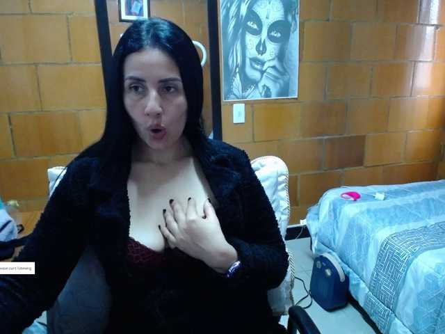 Charlotemple5 live cam on BongaCams