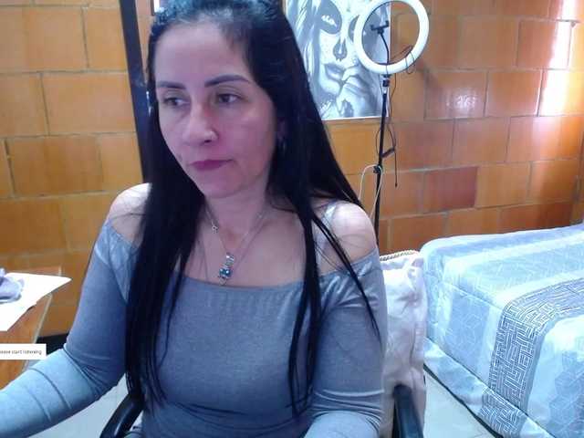 Charlotemple5 live cam on BongaCams
