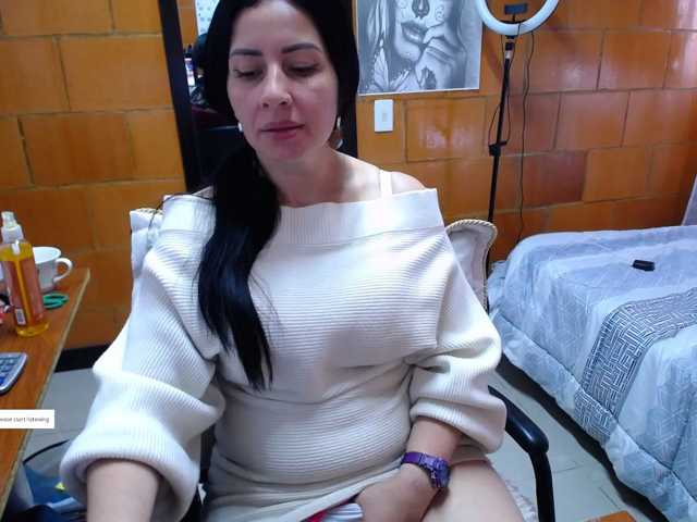 Charlotemple5, live now on BongaCams
